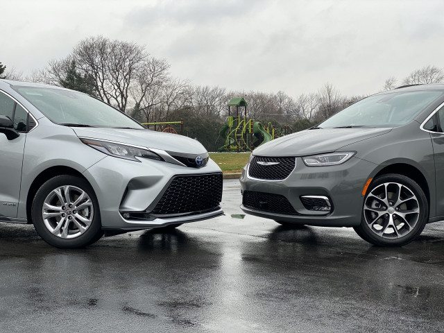 2021 Toyota Sienna, left, and 2021 Chrysler Pacifica, right
