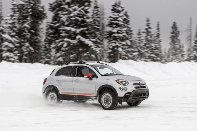 2020 Fiat 500X Trekking kicks up snow at the Winter Driving Encounter in Winter Park, CO. 2020 Fiat 500X Trekking kicks up snow at the Winter Driving Encounter in Winter Park, CO.