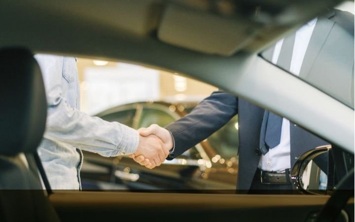 No matter what product you sell or whether it is in person or over the phone, the first impression will have a great effect on your ability to help the customer make good decisions. - IMAGE: Dikushin via GettyImages.com