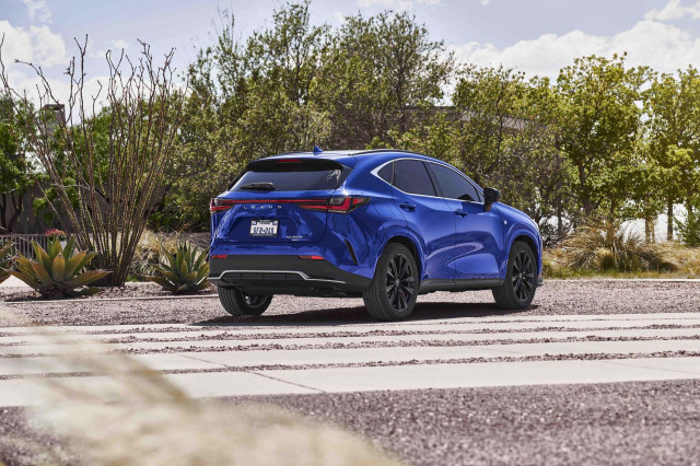 2022 Lexus NX 450h 2022 Lexus NX 450h