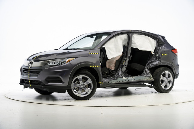2021 Honda HR-V in IIHS side-impact crash test 2021 Honda HR-V in IIHS side-impact crash test