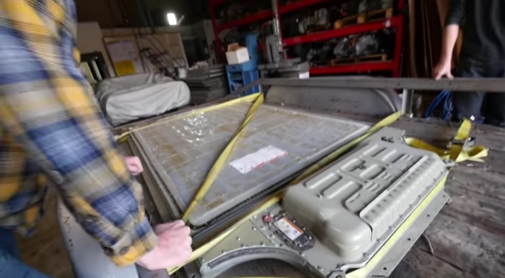 Tesla Model S battery pack teardown: frame from YouTube video by JehuGarcia, Feb 2017 Tesla Model S battery pack teardown: frame from YouTube video by JehuGarcia, Feb 2017