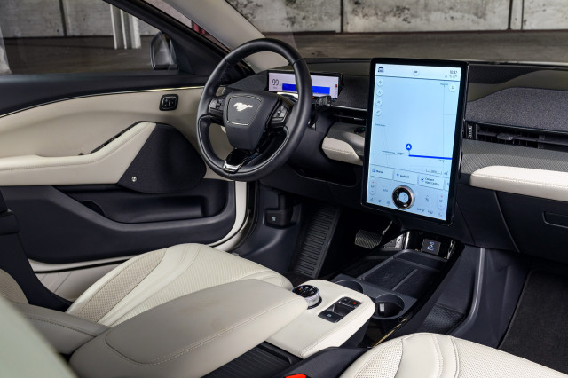 2022 Ford Mustang Mach-E Ice White Appearance Package 2022 Ford Mustang Mach-E Ice White Appearance Package