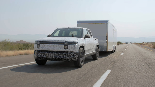 Rivian R1T - hot-weather towing test Rivian R1T - hot-weather towing test