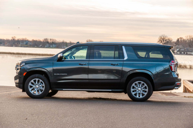 2022 Chevrolet Suburban 4WD Premier 2022 Chevrolet Suburban 4WD Premier