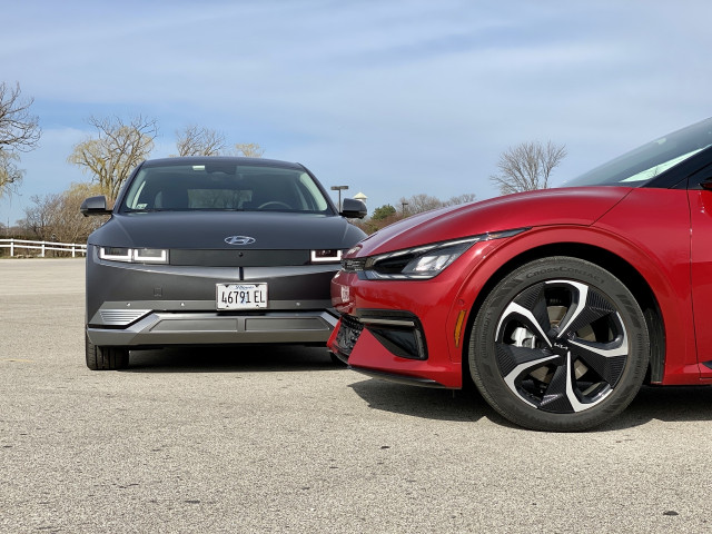 Kia EV6 GT-Line, red, and Hyundai Ioniq 5 Limited Kia EV6 GT-Line, red, and Hyundai Ioniq 5 Limited