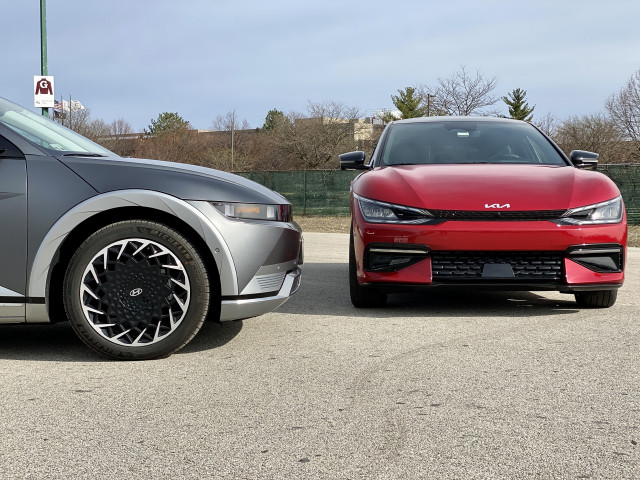 Kia EV6 GT-Line, red, and Hyundai Ioniq 5 Limited Kia EV6 GT-Line, red, and Hyundai Ioniq 5 Limited