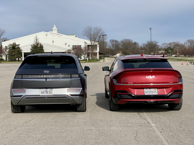 Kia EV6 GT-Line, red, and Hyundai Ioniq 5 Limited Kia EV6 GT-Line, red, and Hyundai Ioniq 5 Limited