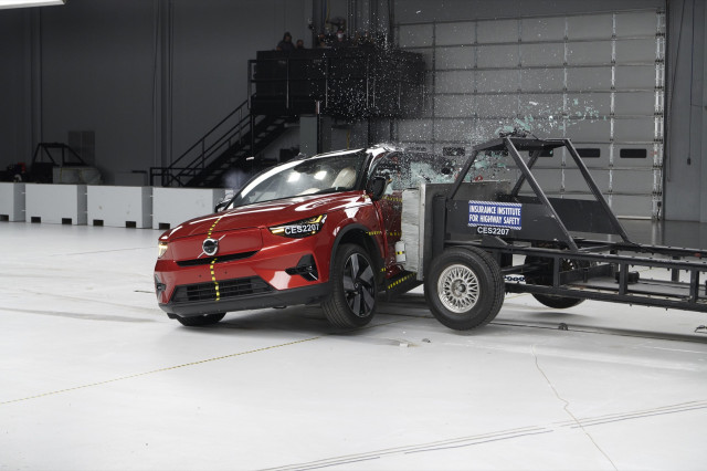 IIHS Top Safety Pick testing IIHS Top Safety Pick testing