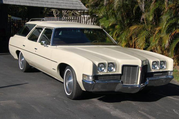 a white 1971 pontiac grand safari