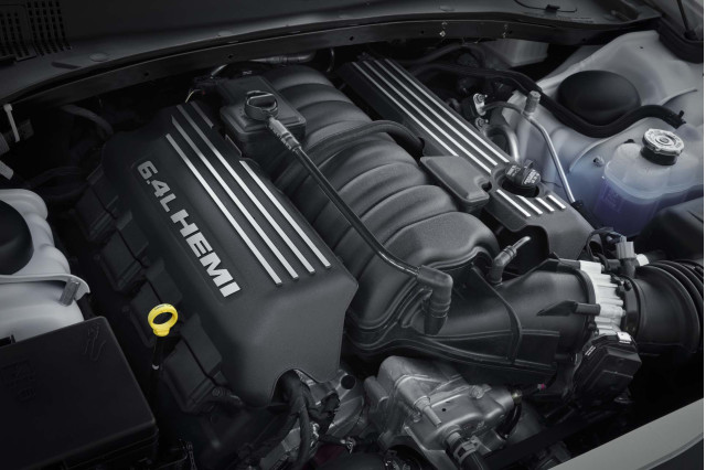 The 300C features a 6.4-liter V-8 producing 485 hp and 475 lb-ft of torque The 300C features a 6.4-liter V-8 producing 485 hp and 475 lb-ft of torque