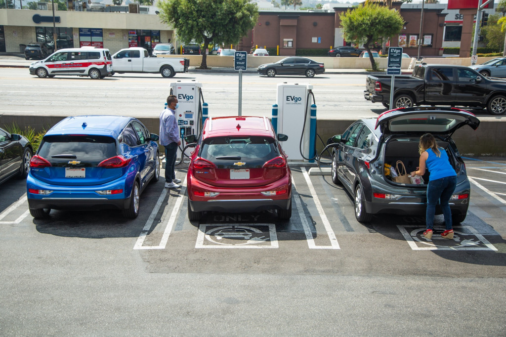GM and EVgo expand major-metro fast charging GM and EVgo expand major-metro fast charging