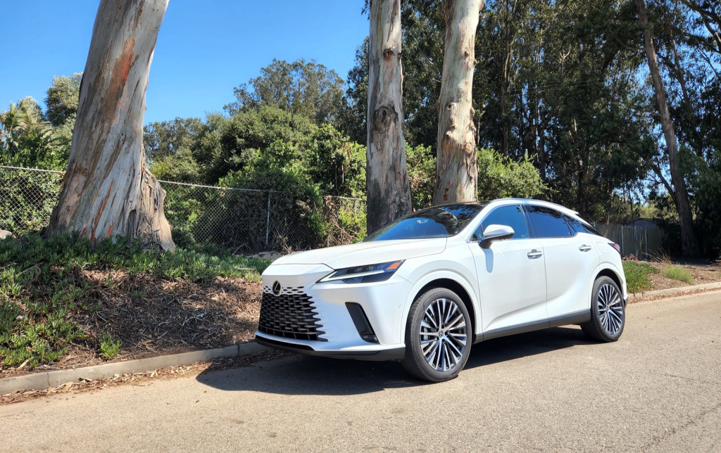 2023 Lexus RX 450+ plug-in hybrid (Euro-spec) 2023 Lexus RX 450+ plug-in hybrid (Euro-spec)