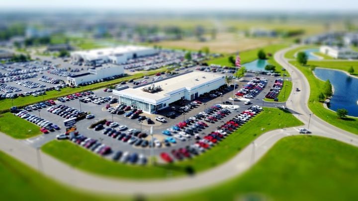 NADA said some carmakers have 'serious bottlenecks' in their service departments, 'problems that are nonexistent with manufacturers that use local dealerships.' - IMAGE: Pexels/David McBee