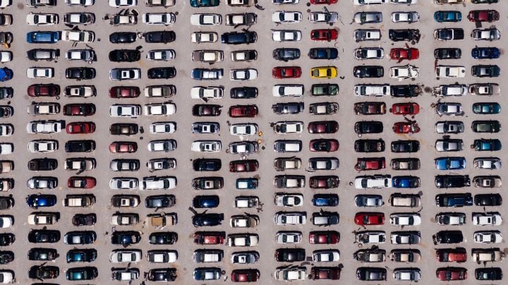 Part of the reason for the accumulation of outgoing models is high interest rates that are keeping many consumers out of the market. - Pexels/Kelly