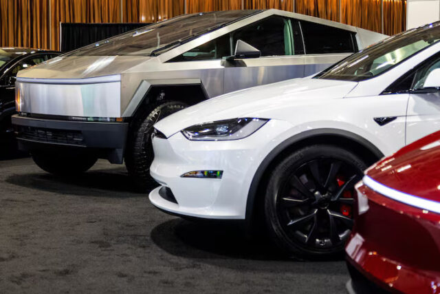 WSEDJGS64BPSVCFNDE7BB3NI7I Tesla vehicles are seen on display at the Canadian International AutoShow in Toronto, Ontario, Canada February 13, 2025. REUTERS/Carlos Osorio/File Photo
