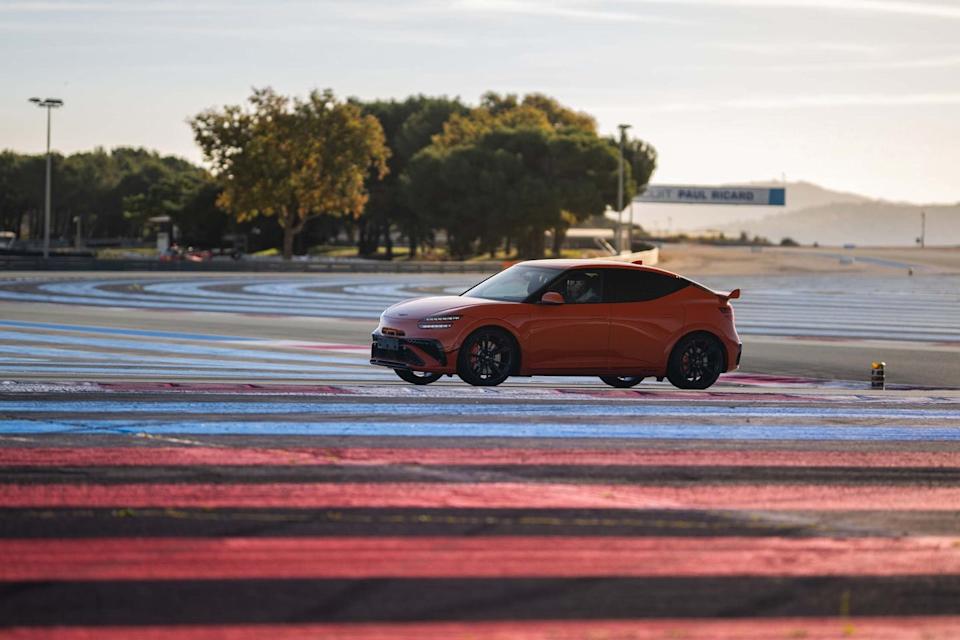 2027 genesis gv60 magma